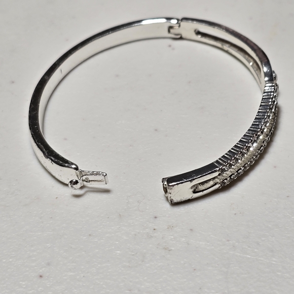 Silver Tone Blingy with Locking Clasp Bracelet - Picture 2 of 2